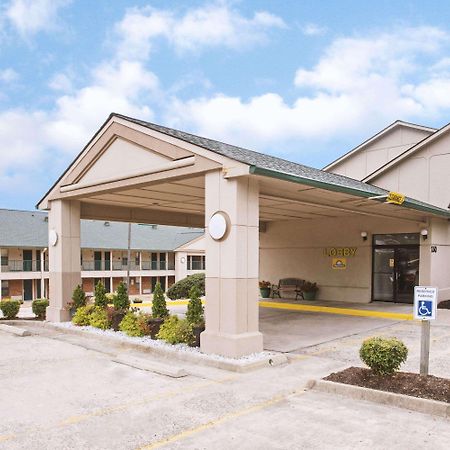 Days Inn By Wyndham Уайтевилл Экстерьер фото