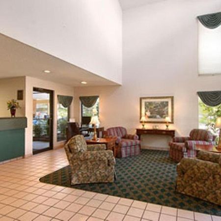 Days Inn By Wyndham Уайтевилл Экстерьер фото