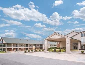 Days Inn By Wyndham Уайтевилл Экстерьер фото
